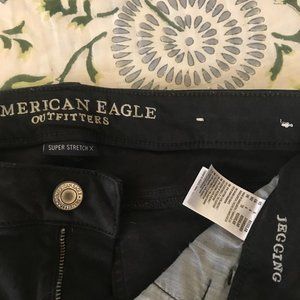 AE • Super Stretch X Distressed Jeggings Size 6